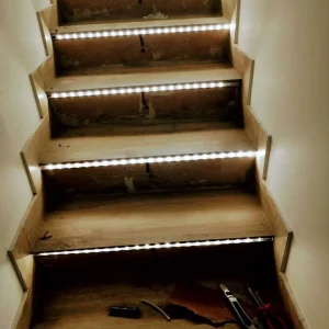 led-fotismos-skala-kryfos-stair-strip